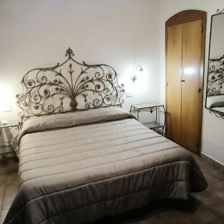 Hotel De Rossi Bari Esterno foto