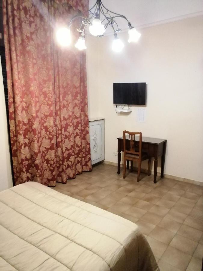 Hotel De Rossi Bari Esterno foto