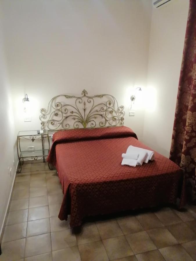 Hotel De Rossi Bari Esterno foto