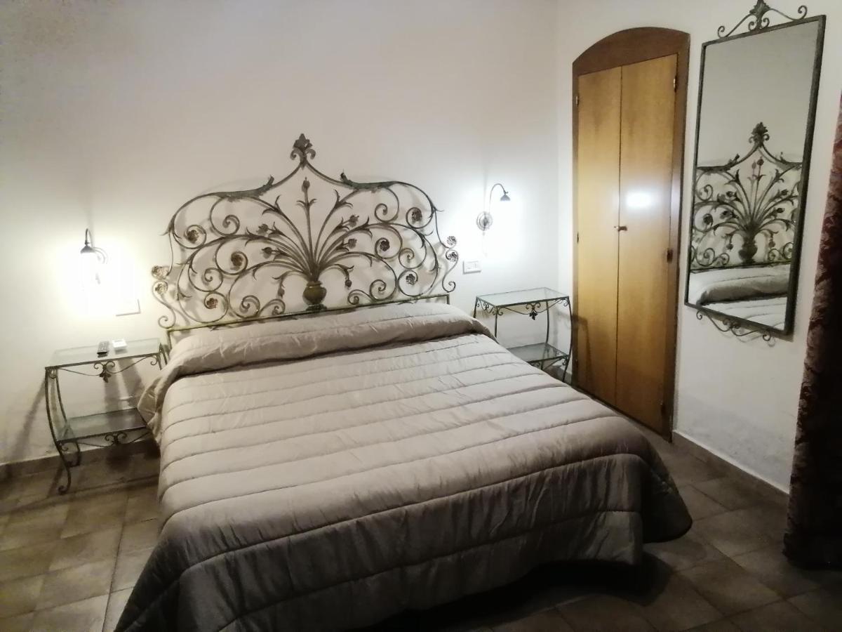 Hotel De Rossi Bari Esterno foto